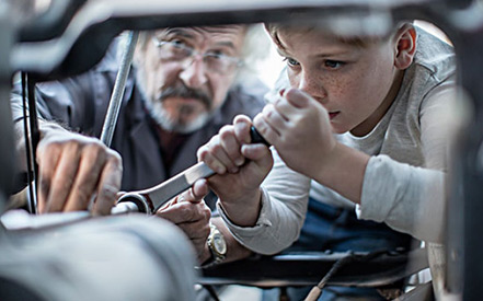 CNC machine tool is the key to automotive mold